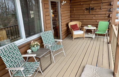 Ashfield House | Luxury log cabin with views to Mt. Monadnock