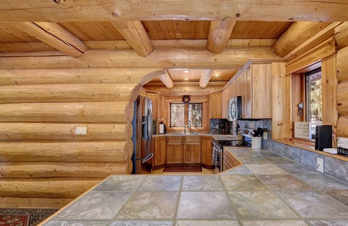 Flagstaff Cabin | Luxury Log Cabin with Mountain Views on 2.5 Acres
