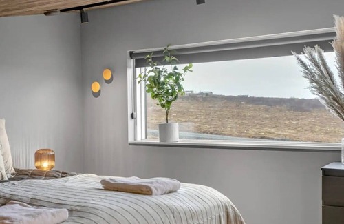 Selfoss Cabin | Luxury Log Home with a Hot Tub.