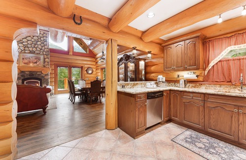 Sunshine Valley Cabin | Luxury log house in Sunshine Valley “Ravenloft”