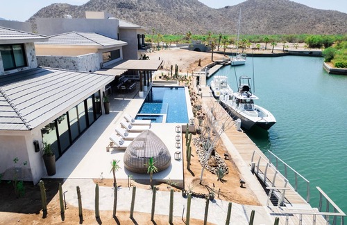 Puerto Escondido Villa | Luxury Loreto Villa - 6bdr - Waterfront - 150ft Private Dock - Gated Security