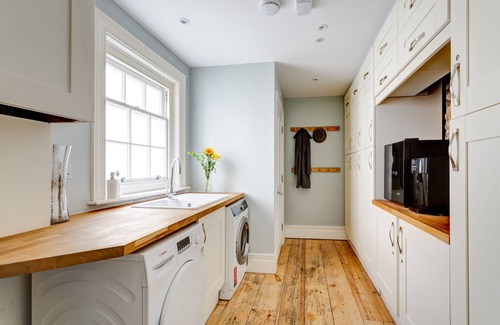 Kemptown House | Luxury Mansion Townhouse with Private Cinema sleeping up to 18