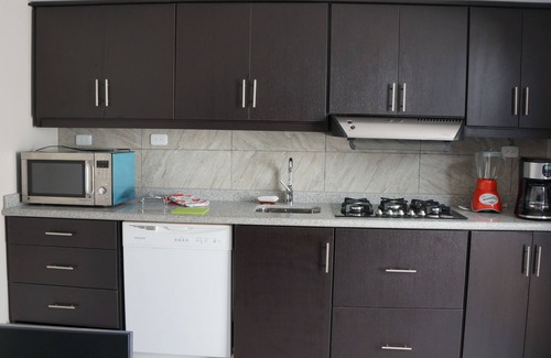 Naciones Unidas Boulevard Apartment | Luxury modern apartment near Quicentro