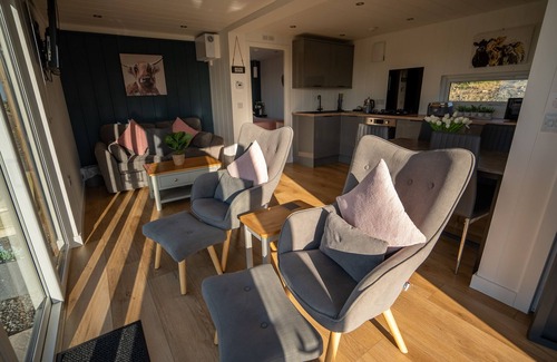 Newton Stewart Apartment | Luxury Modern Container Cabin With Hot Tub