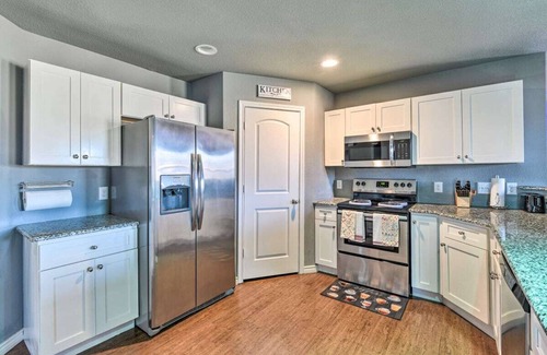 Lancaster House | Luxury Modern Home w/Coffee bar and more. Sleeps 8 guests!