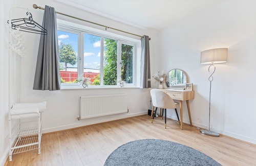 Little Hay House | Luxury Modern House - near Birmingham NEC and airport
