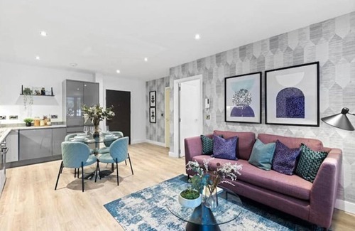 Barnt Green Apartment | Luxury Modern, One bedroom Flat