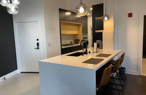Valencia Condo | Luxury Modern Penthouse 5 min from Magic Mountain in resort style gated complex