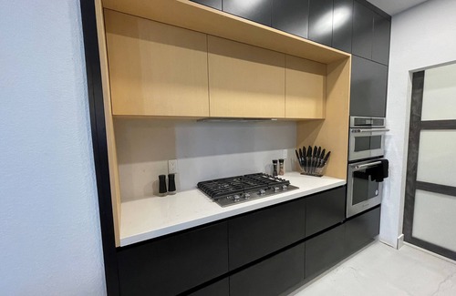 Valencia Condo | Luxury Modern Penthouse 5 min from Magic Mountain in resort style gated complex