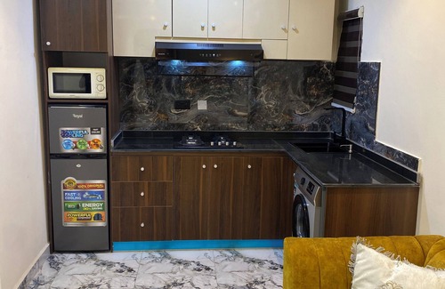 Mushin Apartment | Luxury & Modern Self Check-In Apts near Airport M01a