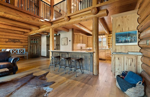 Bouvet Island Cabin | Luxury Montana Cabin with epic Mountain Views