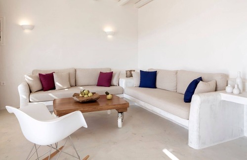 Agios Prokopios Villa | Luxury Naxos Villas | Grande Suite | Air Conditioning | Outdoor Pool | 1.