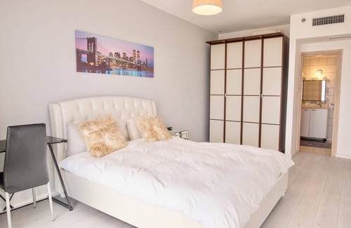 Neve Tzedek Apartment | Luxury Neve Tsedek TLV SEA VIEW 2BR 2BA w/ Terrace~POOL &GYM /PARKING-High floor