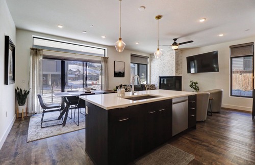 Beaver Valley Condo | Luxury New Build River West 611