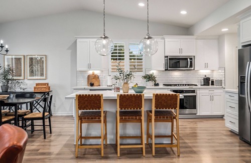 Lancaster House | LUXURY & NEWER 5 Bedroom Home w/A Large Backyard in West Lancaster!
