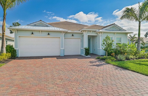 Naples House | Luxury Newly Built 3 Bedroom Plus Den Home with Pool/Spa