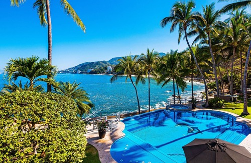South Shore Hotel Area Villa | Luxury Ocean Front 6 Bedroom Villa w/Private Pool & Sand Beach, Full Staff!