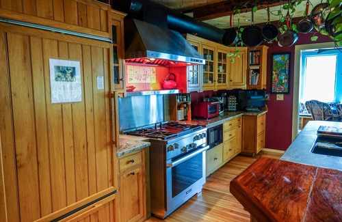 Boothbay Harbor House | LUXURY OCEAN FRONT BOOTHBAY HARBOR HOME- 3 BED, 2 BATH, SLEEPS 10- PETS OK