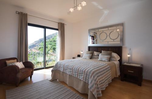Arco da Calheta Villa | Luxury Ocean Front Villla