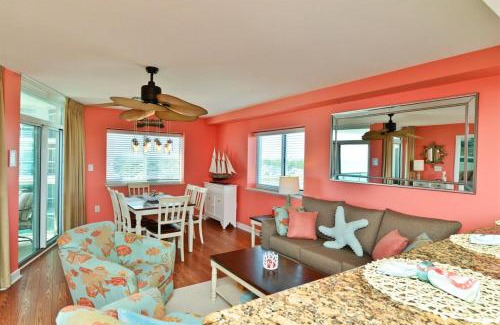 Crescent Beach House | Luxury Ocean View 2 Lazy Rivers