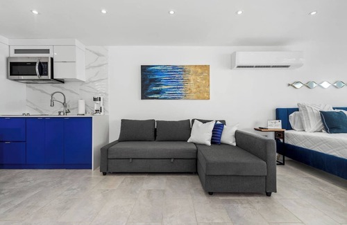 Cabezas Apartment | Luxury Oceanfront Apt with Pool at Marina Lanais