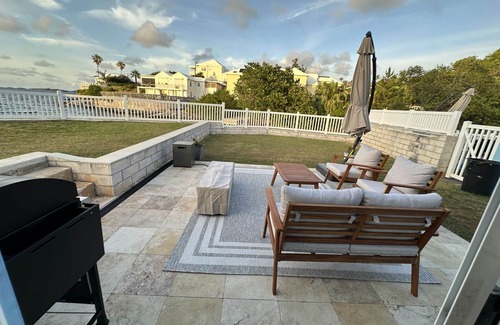 Southampton Apartment | Luxury Oceanfront Escape with Private Beach Access