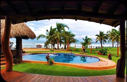 Troncones House | Luxury Oceanfront Villa, AC, Pool & Private Beach at Casa Luna (1-21 people)