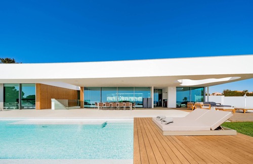 Porto de Mos Villa | Luxury oceanside villa with pool [M]