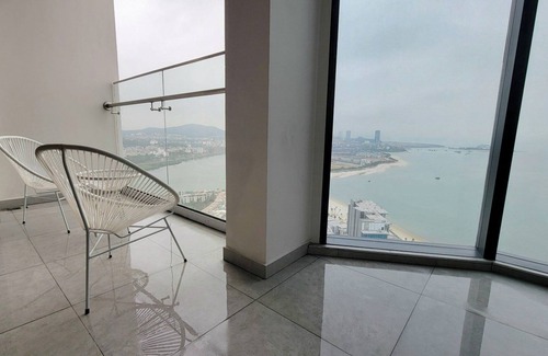 Ha Long Apartment | Luxury Oceanview Apartment in À La Carte Ha Long – Balcony & WiFi