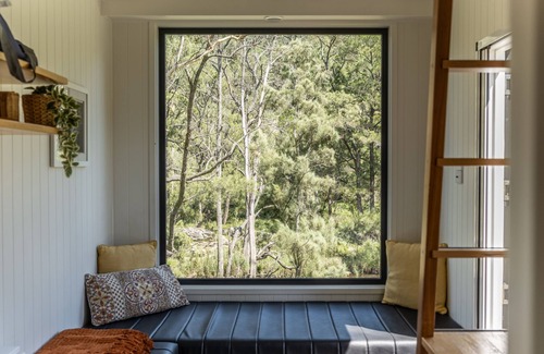 Joadja Cabin | Luxury Off-Grid Tiny House in the beautiful Southern Highlands