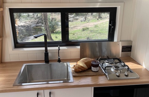Joadja Cabin | Luxury Off-Grid Tiny House in the beautiful Southern Highlands