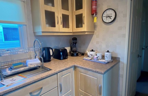 Tunstall House | Luxury on a budget - Sea view 2 bed Caravan Puffin 14
