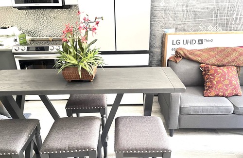 Saint Andrew Condo | LUXURY ONE BEDROOM APT CLOSE TO US EMBASSY KINGSTON