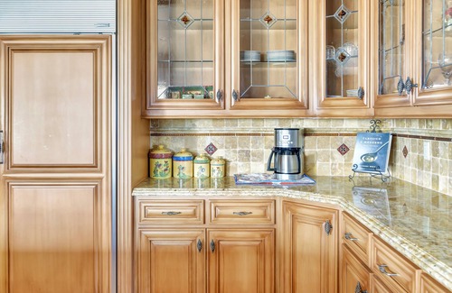 Paso Robles House | Luxury Paso Villa w/pool, hot tub, ping pong & bocce ball - 10 min to downtown!