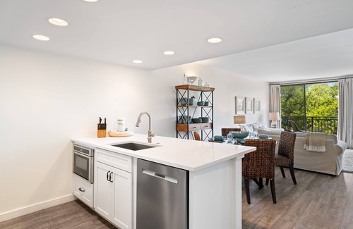 Harbour Town Condo | Luxury Penthouse in the Heart of Harbour Town