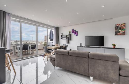 Ta' Xbiex Apartment | Luxury Penthouse for families only with Pool and Seaview in Ta Xbiex Malta