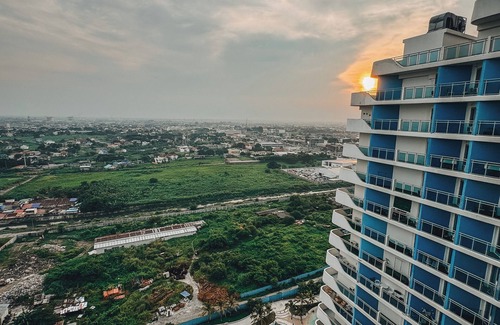 San Fernando Condo | Luxury Penthouse in CBD w/Wave Pool, 7ft Billiards & Wide Balcony for Getaways