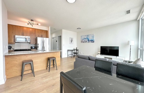 Downtown Mississauga Condo | Luxury Penthouse Suite in the Heart of Square One with Spectacular Views!