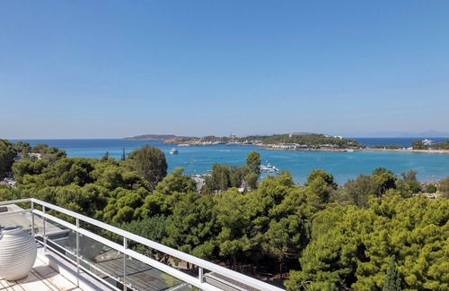 Vouliagmeni Apartment | Luxury penthouse with stunning riviera view by GHH