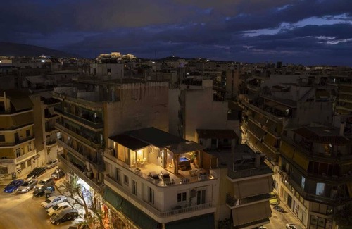 Athens Apartment | Luxury Penthouse with Hot tub in Athens center 1' from Metro station!
