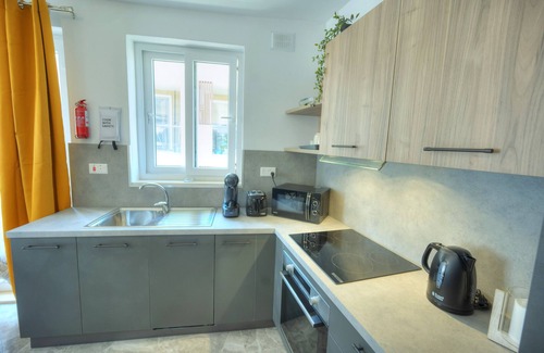 Msida Apartment | Luxury penthouse with jacuzzi, sun terrace APIC1-2