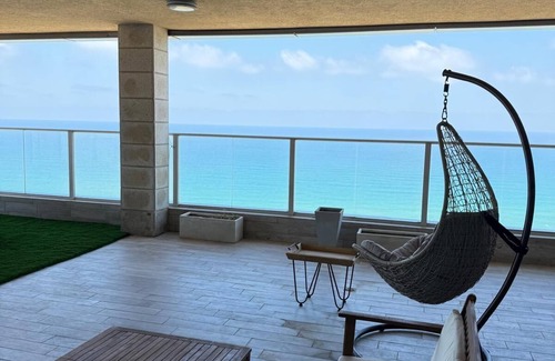 Netanya Apartment | Luxury Penthouse with Panoramic Sea View – 2 Minutes from Argaman Beach