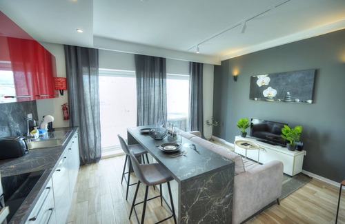 Gzira Apartment | Luxury penthouse with sun terrace & jacuzzi RJOR1-1