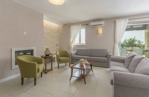 Jehnici Villa | Luxury pet-friendly 4BR villa Stella Istriana with private pool, sauna, jacuzzi in Visnjan