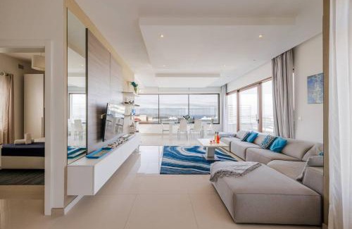 Mellieha Apartment | Luxury Ph With Rooftop Pool In Mellieha By Homely