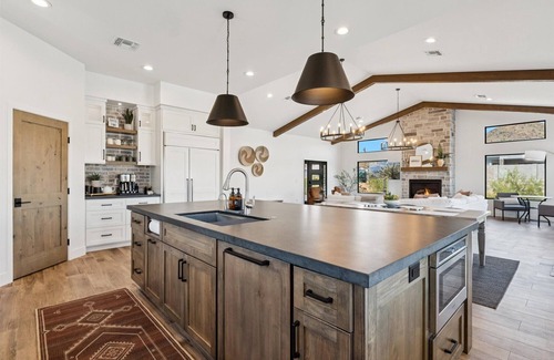 Desert View House | Luxury Phoenix Getaway - Spa, Pool + Near Hiking