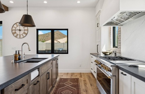 Desert View House | Luxury Phoenix Getaway - Spa, Pool + Near Hiking