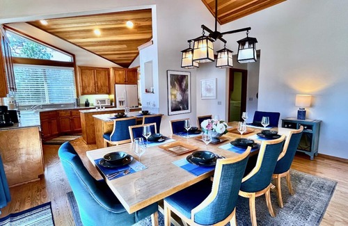 Fern Valley House | Luxury Pinnacle Home -View, Spa ,Ping-Pong for 16