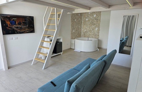Spoltore Hotel | Luxury pool Suites - Città Bianca