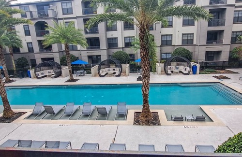 South Central Houston Condo | Luxury! Pool View! Great Location! Minutes from NRG Stadium!